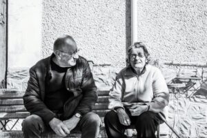 Senior-friendly visual representing maintain friendships elderly.